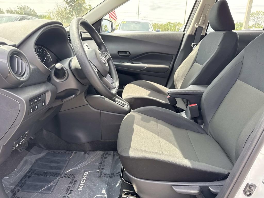 Certified 2025 Nissan Kicks Play S FWD image 19