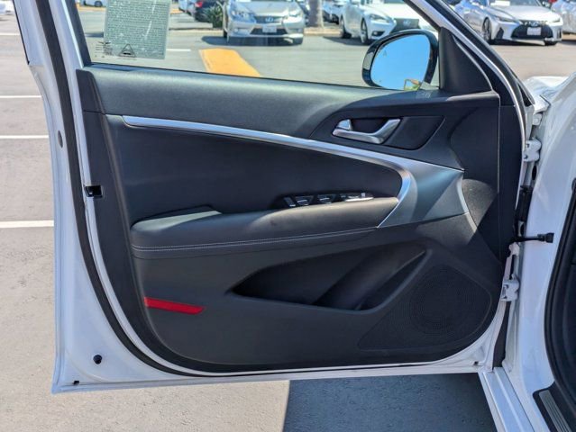 Used 2026 Genesis G70 2.5T RWD image 14