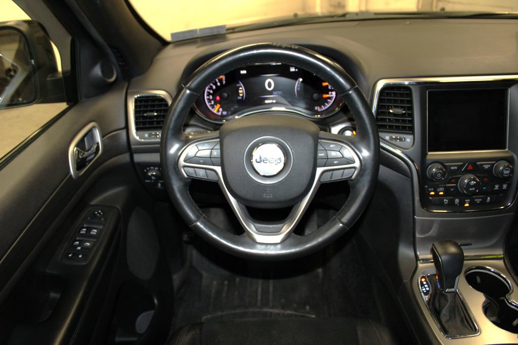 Used 2018 Jeep Grand Cherokee Altitude image 13