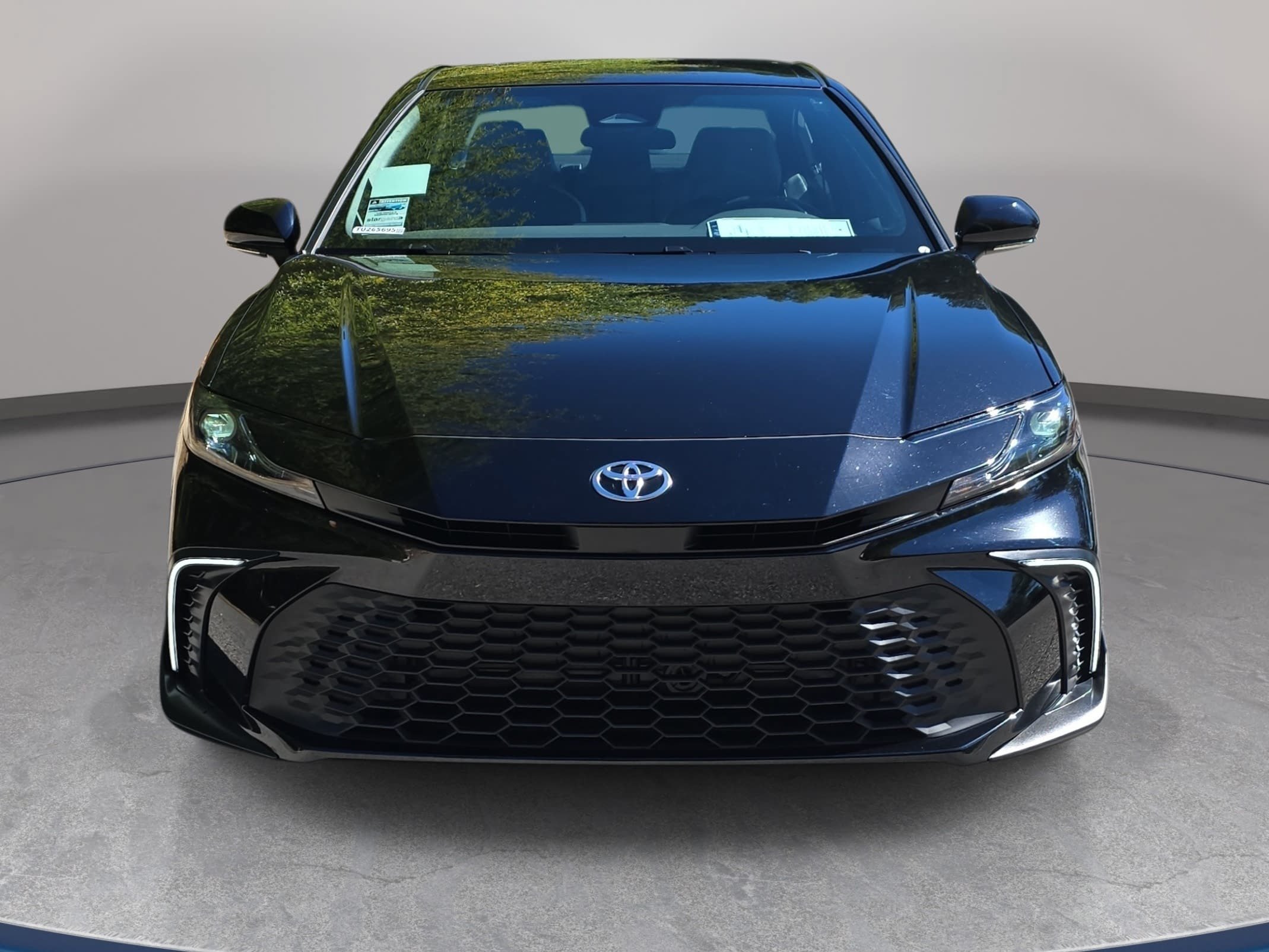 Used 2026 Toyota Camry SE FWD image 2