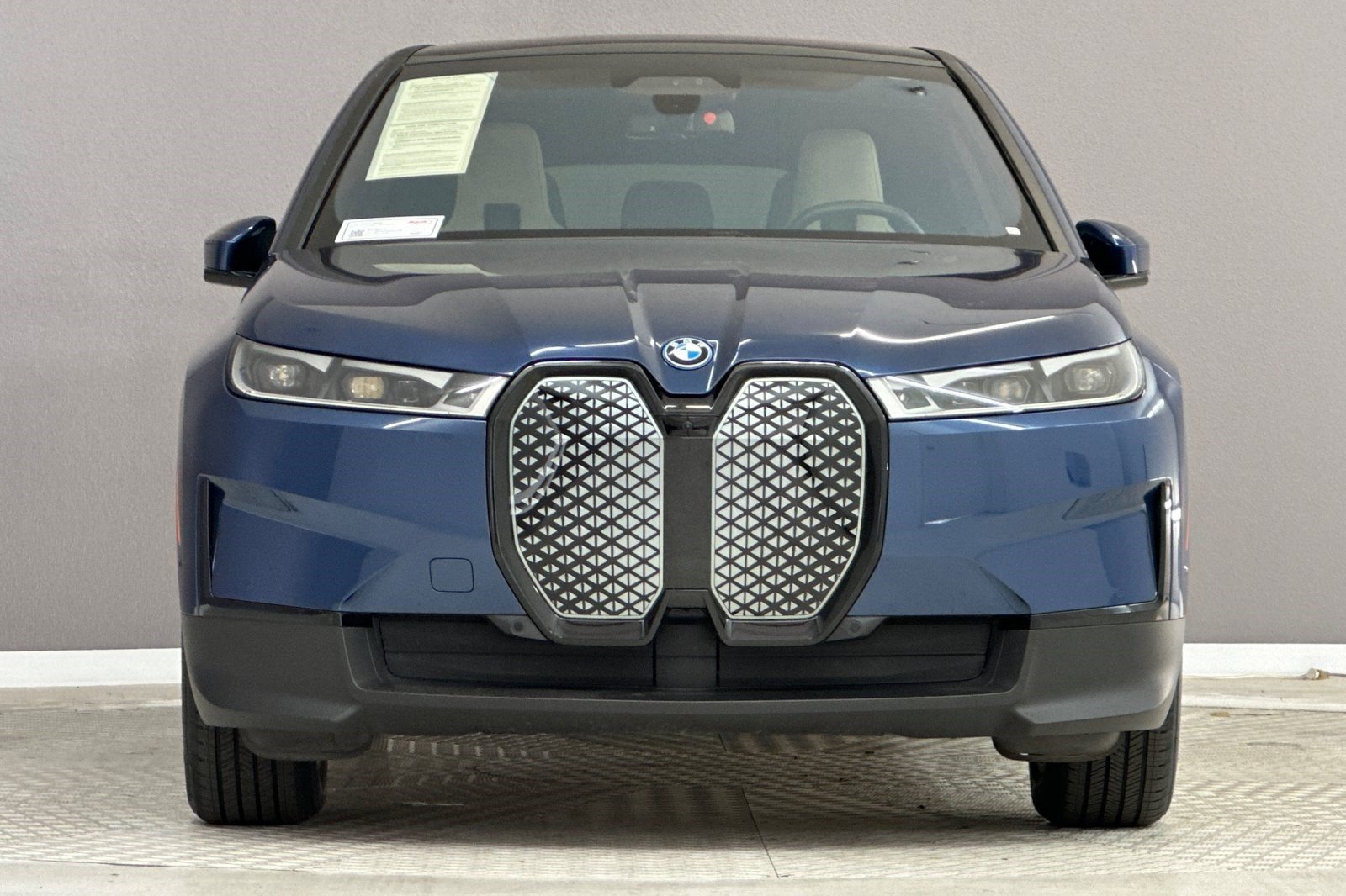 Certified 2024 BMW iX xDrive50 AWD/4WD image 5