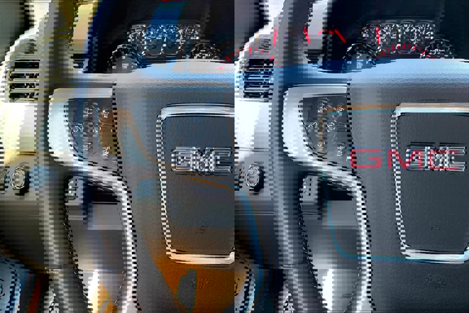 Used 2015 GMC Yukon SLT w/ HD Trailering Package image 23