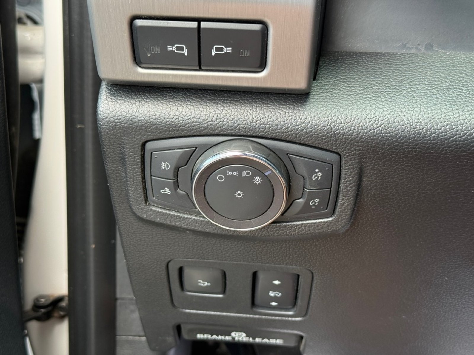 Used 2019 Ford F350 Platinum w/ Platinum Ultimate Package AWD/4WD image 37