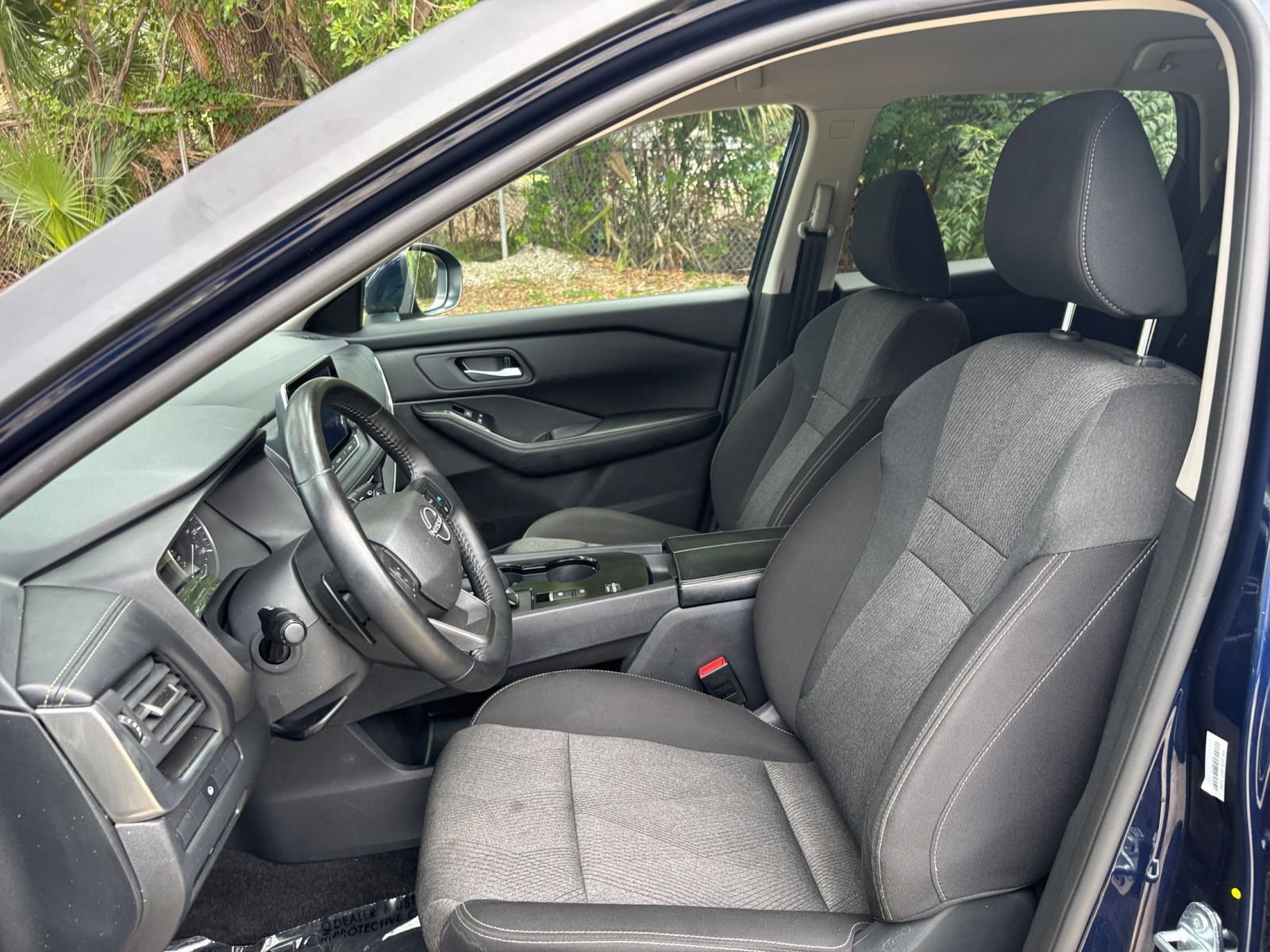Used 2025 Nissan Rogue SV FWD image 37