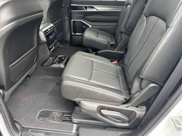 New 2026 Jeep Grand Wagoneer Limited image 17