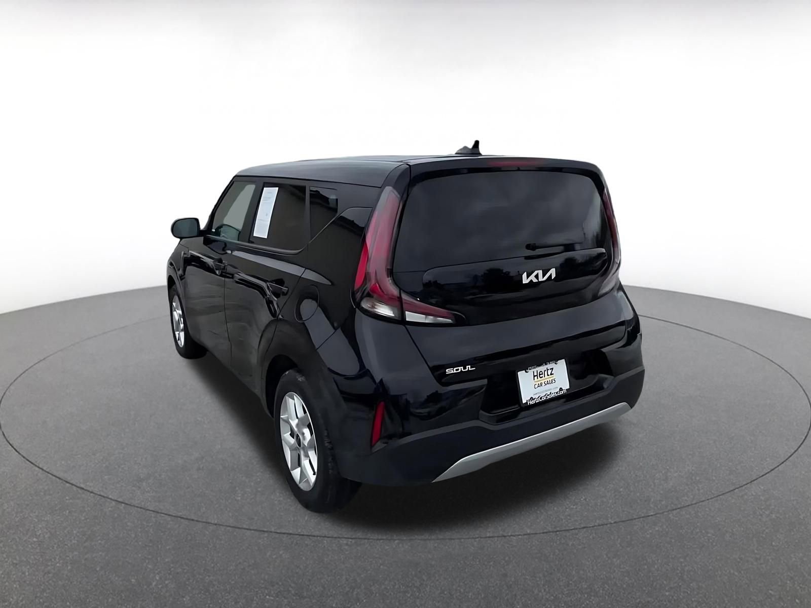 Used 2025 Kia Soul LX w/ LX Technology Package image 11