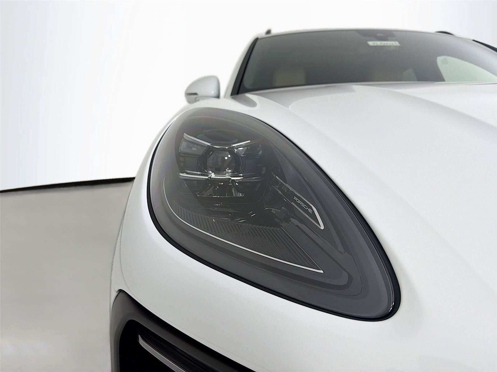 New 2026 Porsche Macan Turbo AWD/4WD image 31