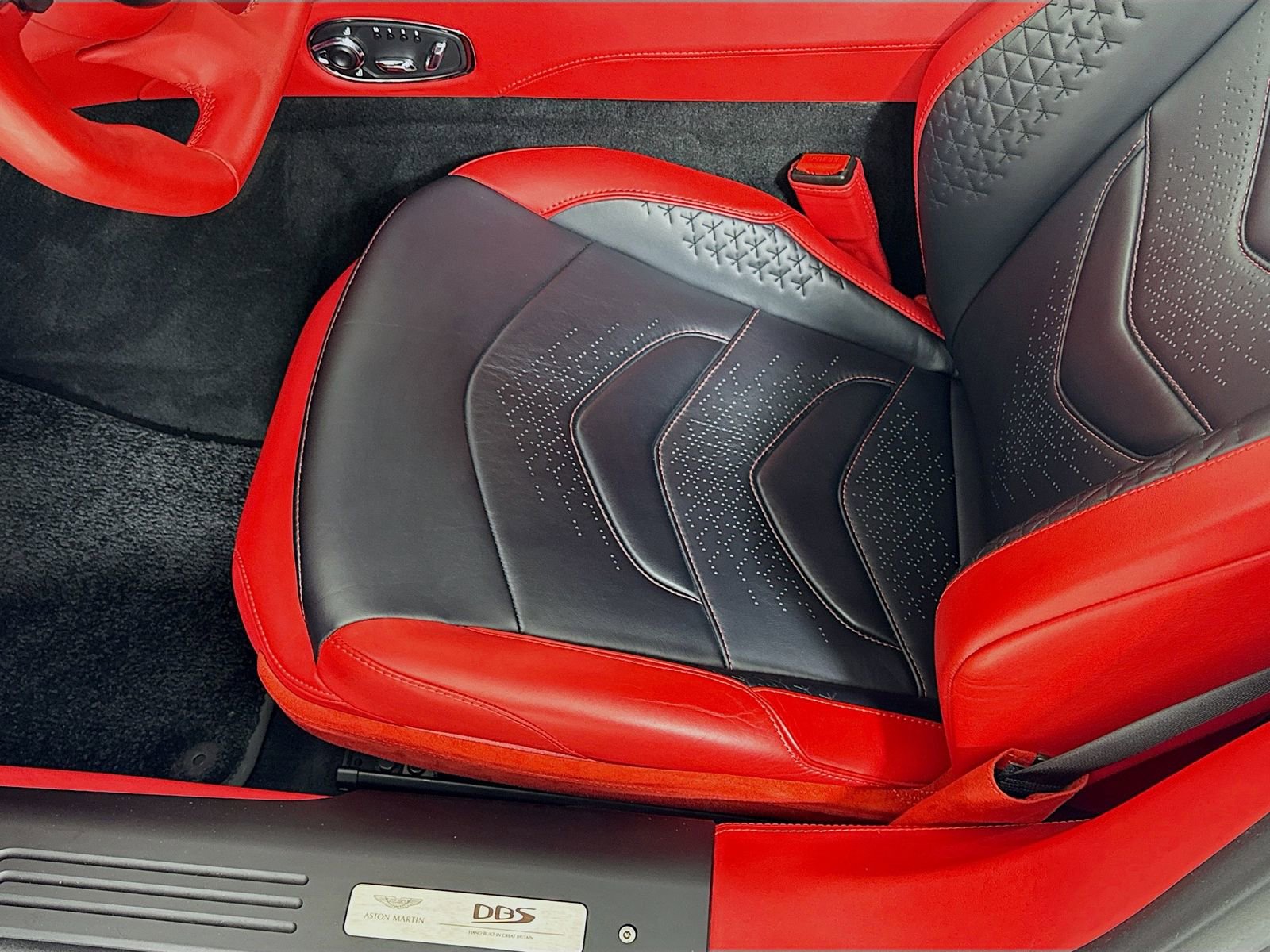 Used 2023 Aston Martin DBS Coupe RWD image 17