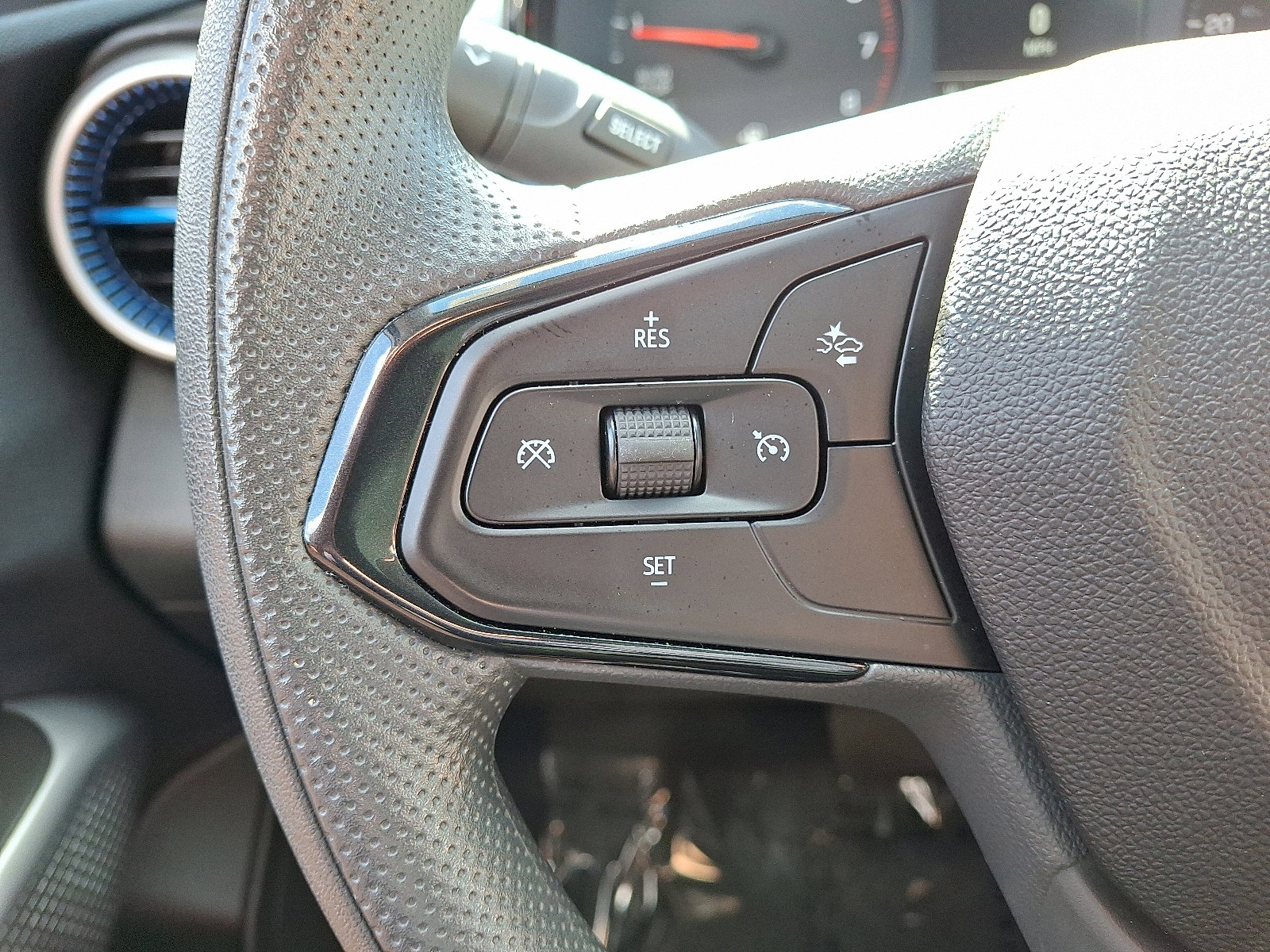 Used 2025 Chevrolet Trax LS image 20