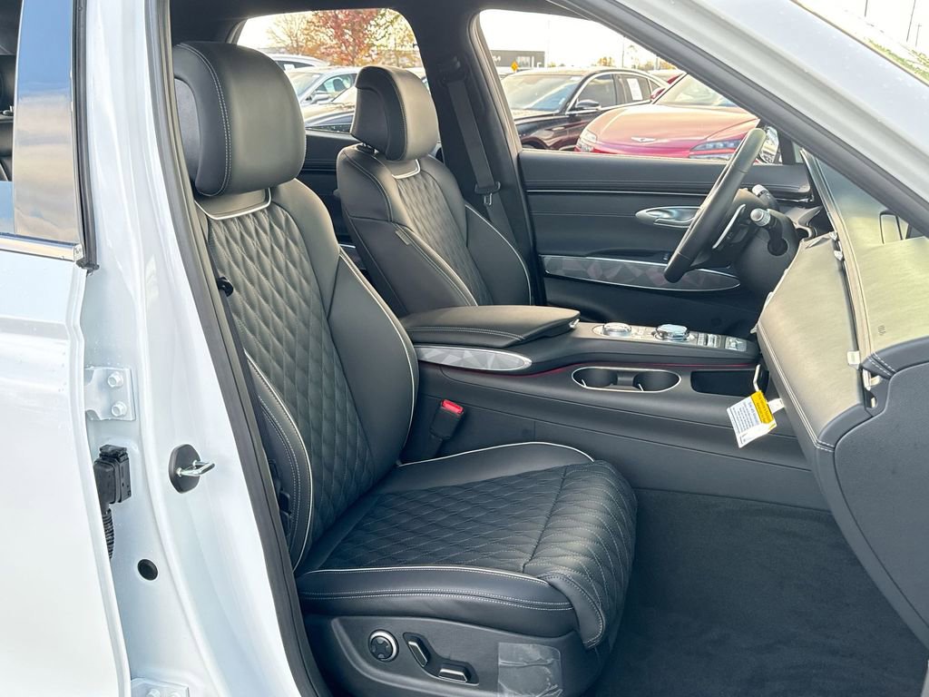 Used 2025 Genesis GV70 3.5T Sport w/ Sport Advanced Package image 37