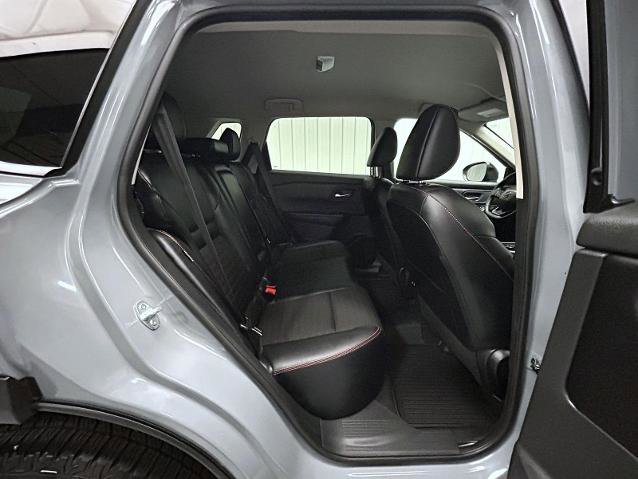 Certified 2025 Nissan Rogue SV image 18
