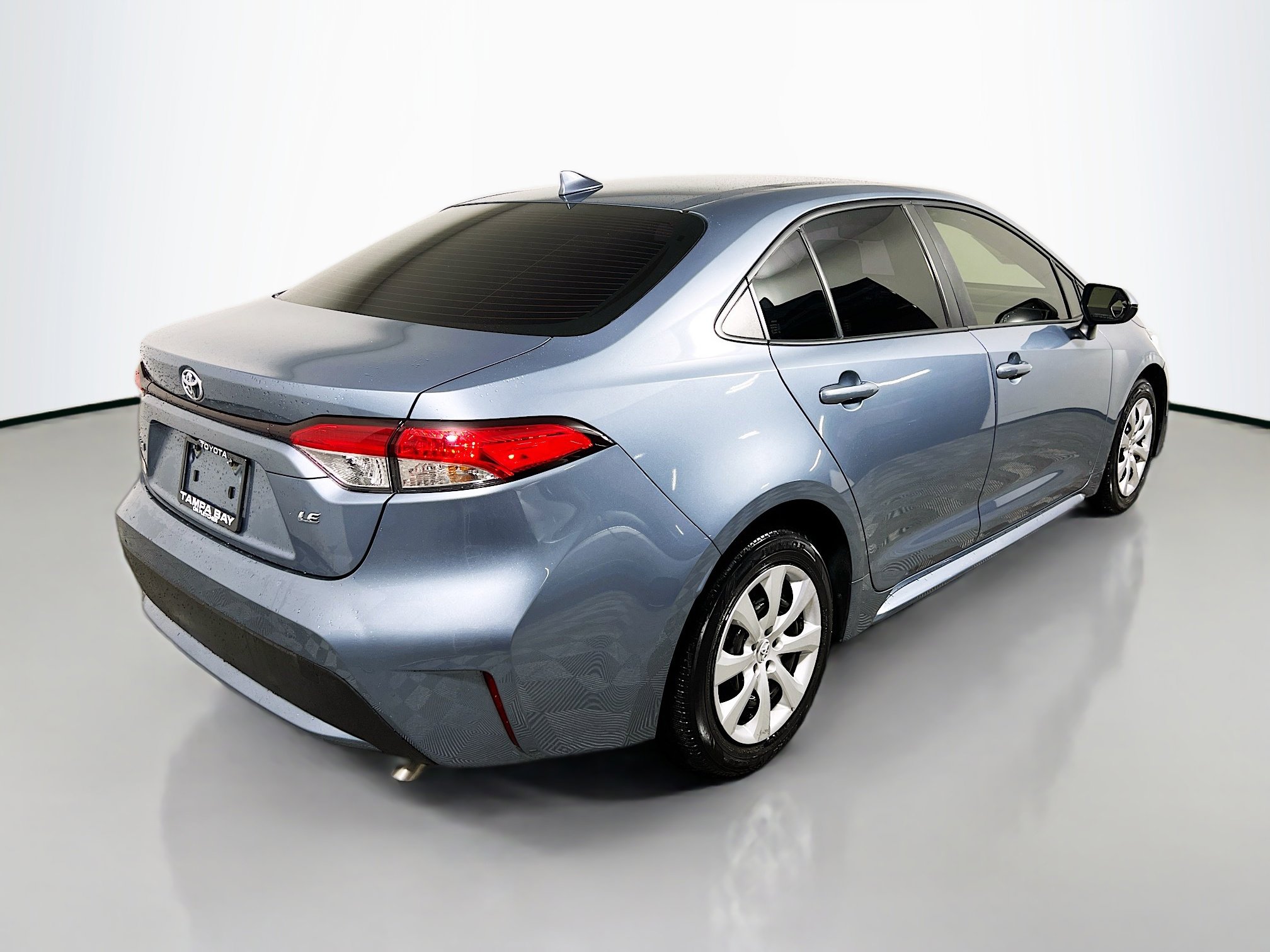 Used 2022 Toyota Corolla LE image 4