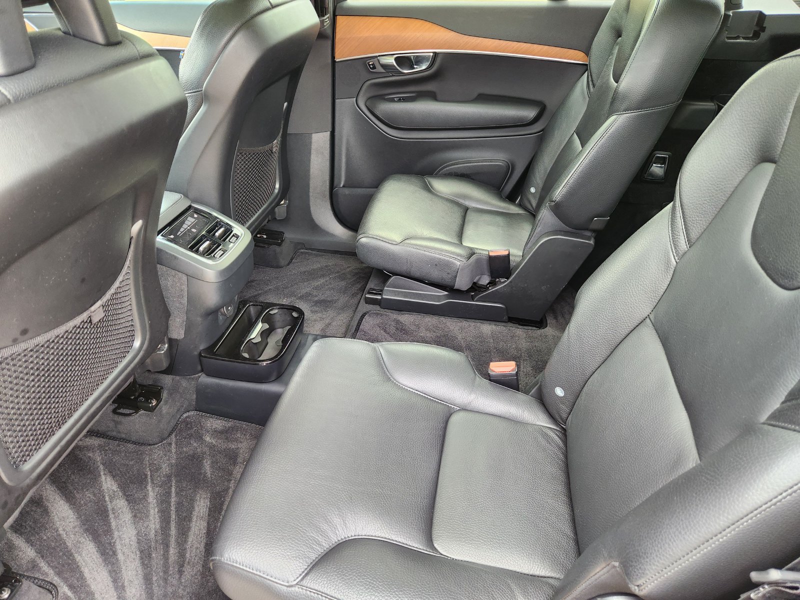 Used 2021 Volvo XC90 T6 Momentum w/ Protection Package Premier AWD/4WD image 33