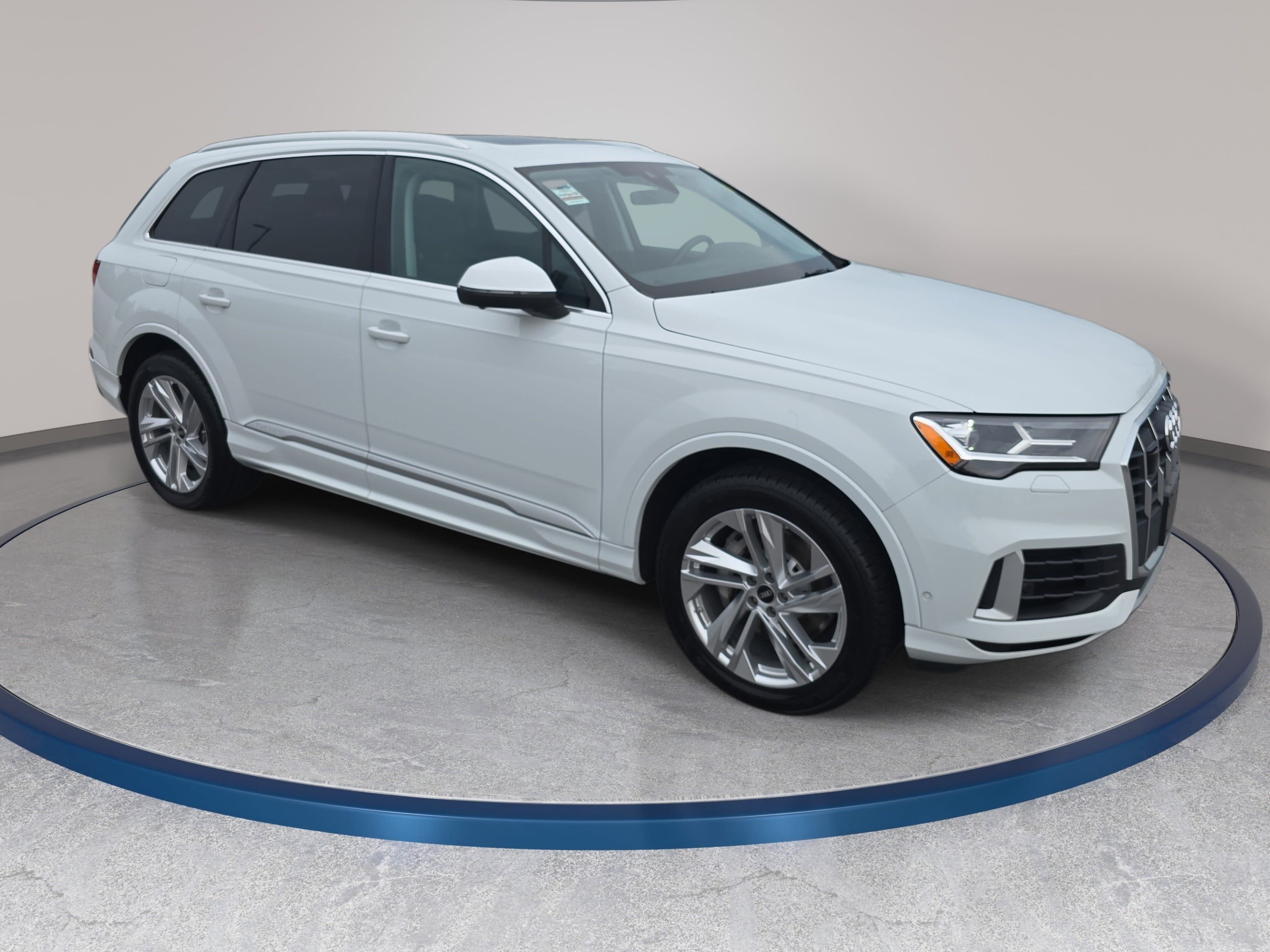 Used 2022 Audi Q7 3.0T Premium Plus w/ Premium Plus Package AWD/4WD image 3