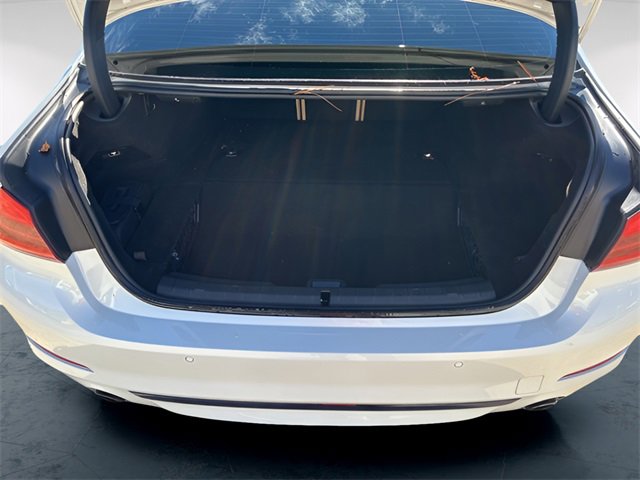 Used 2019 BMW 530e w/ Premium Package image 9