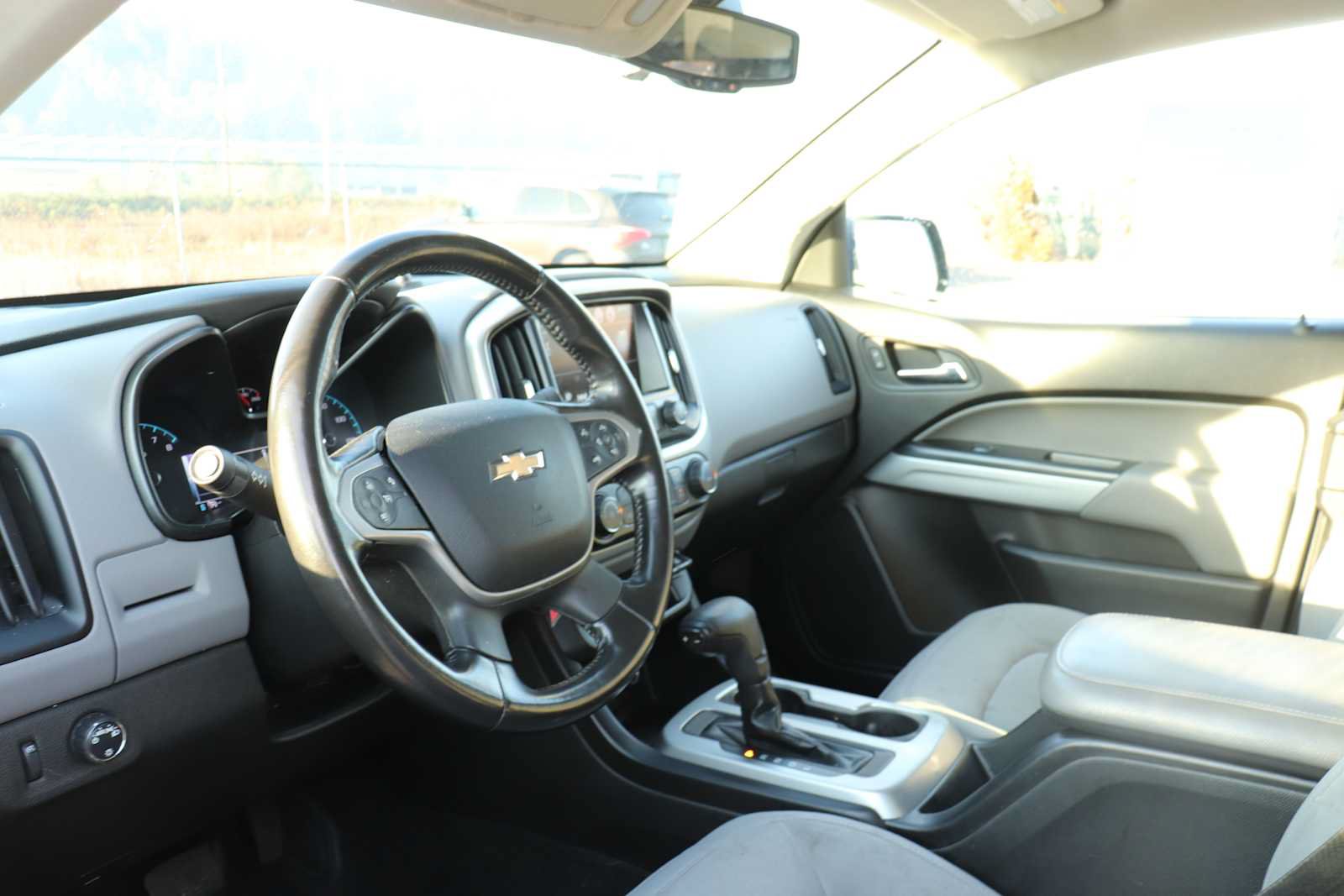 Used 2018 Chevrolet Colorado LT w/ Safety Package RWD image 10
