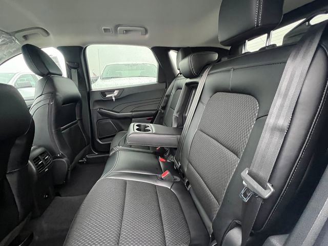 New 2026 Ford Escape SE w/ Class II Trailer Tow Package image 16