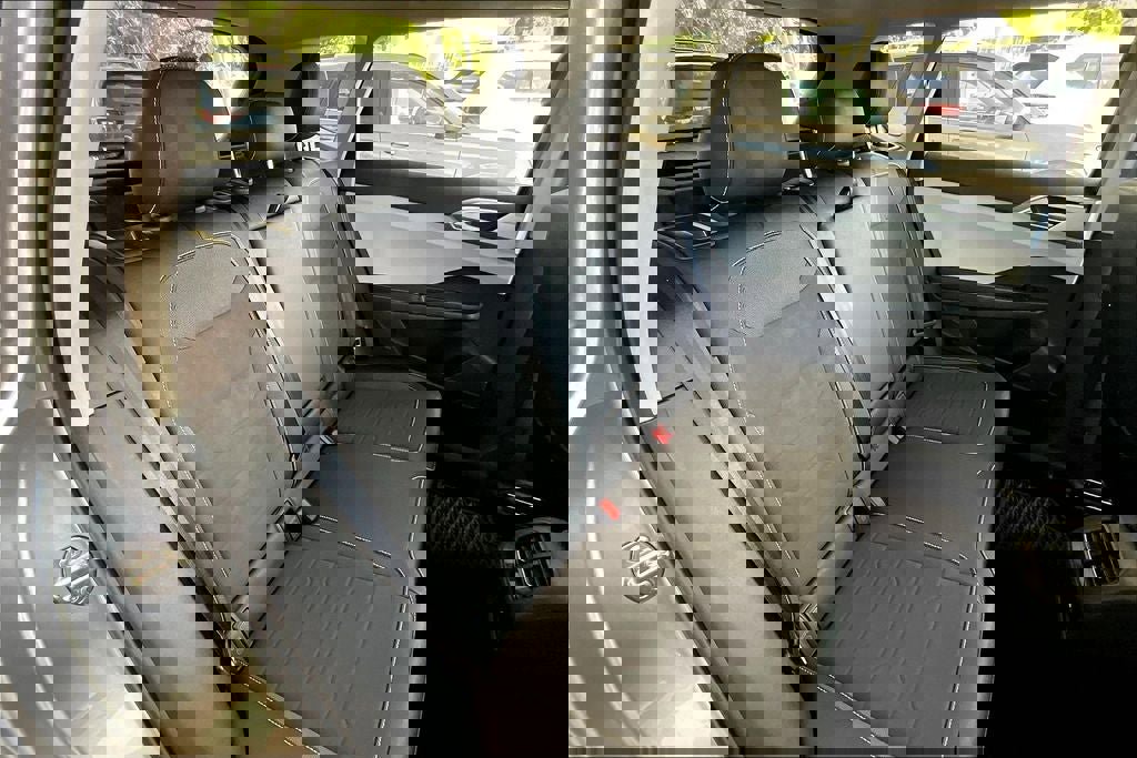 New 2025 Volkswagen Taos SE image 20