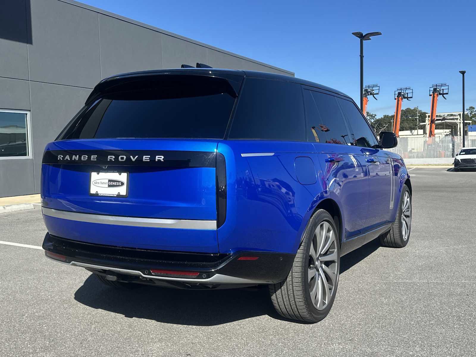 Used 2024 Land Rover Range Rover Autobiography image 5