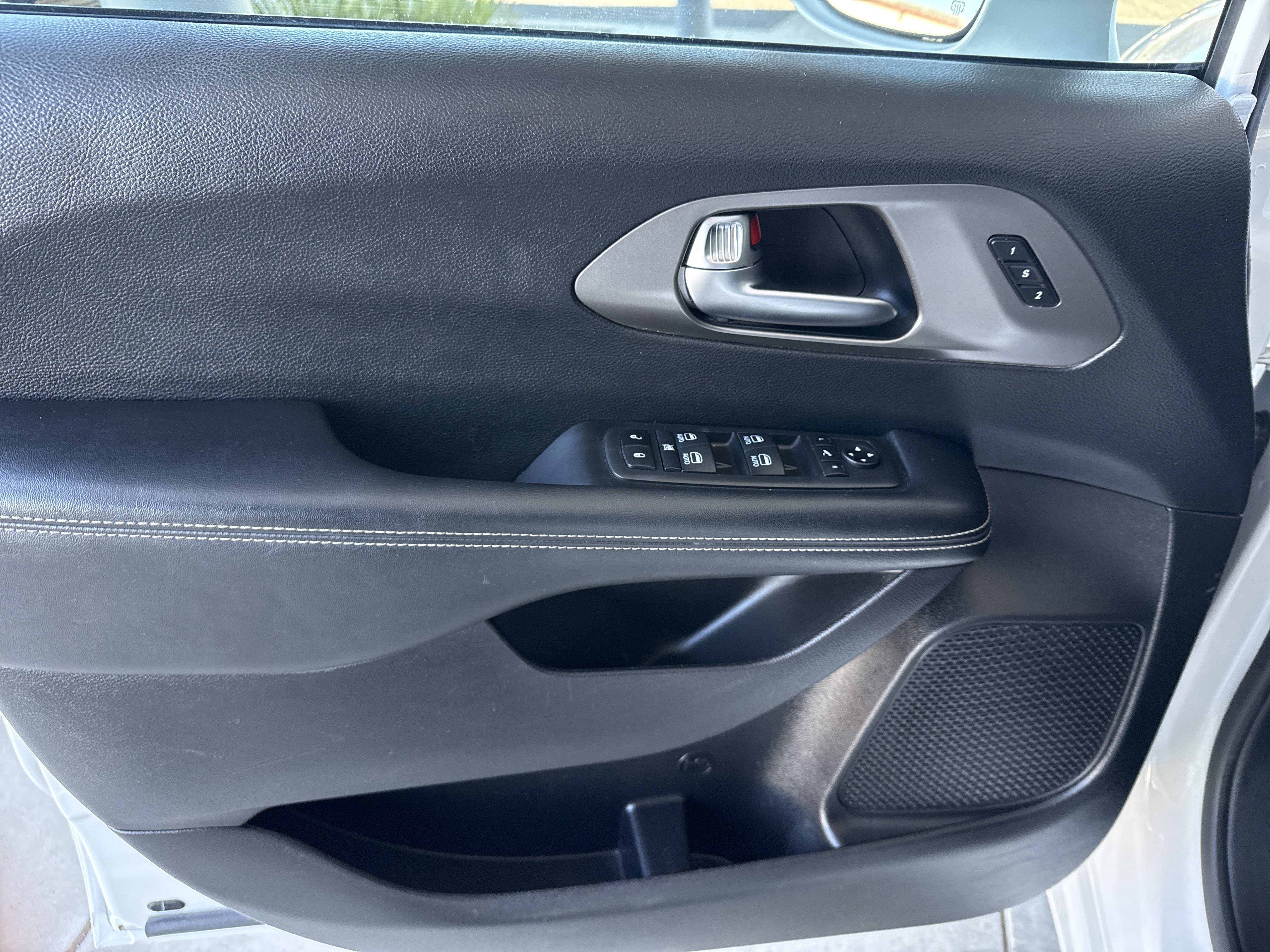 Used 2021 Chrysler Pacifica Limited w/ S Appearance Package image 27