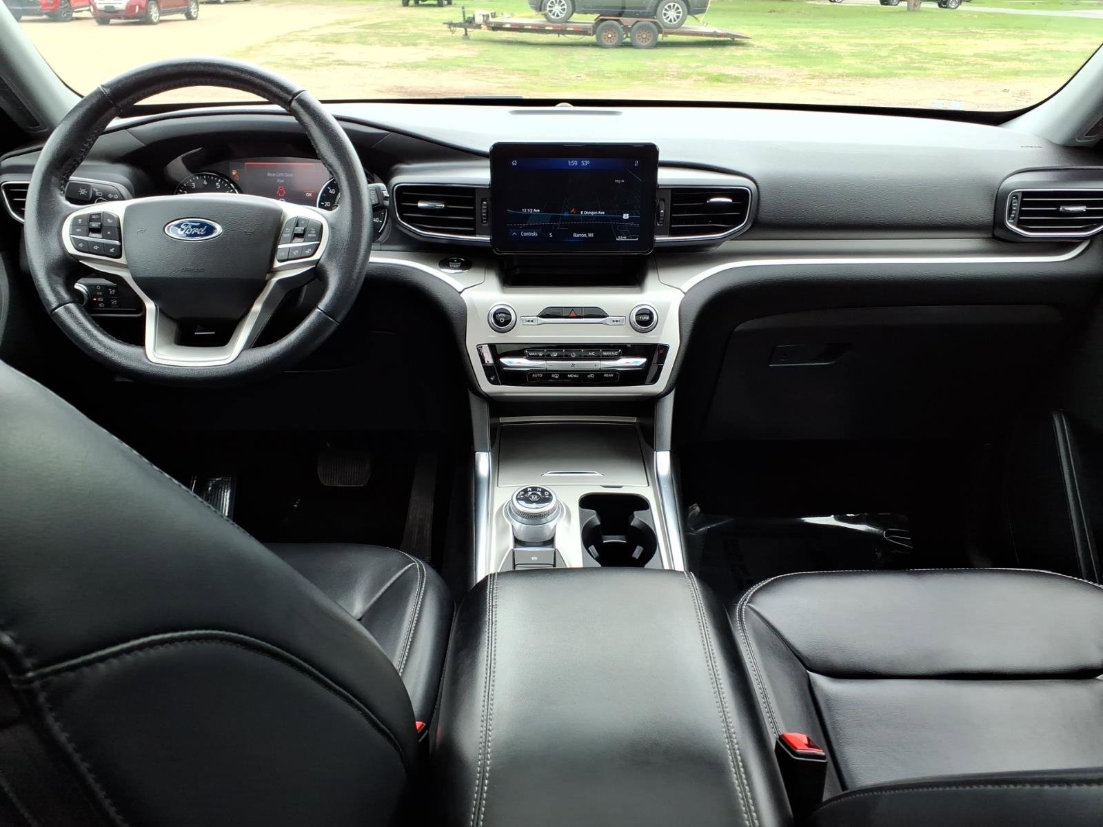 Used 2021 Ford Explorer XLT w/ Equipment Group 202A AWD/4WD image 11