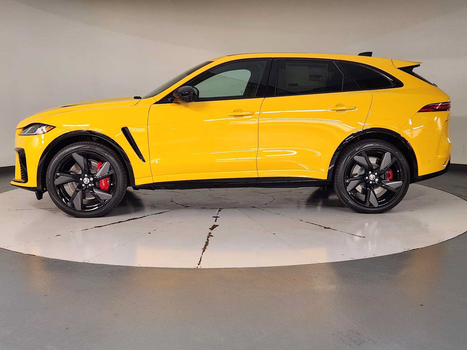 New 2026 Jaguar F-PACE SVR 575 Edition AWD/4WD image 5