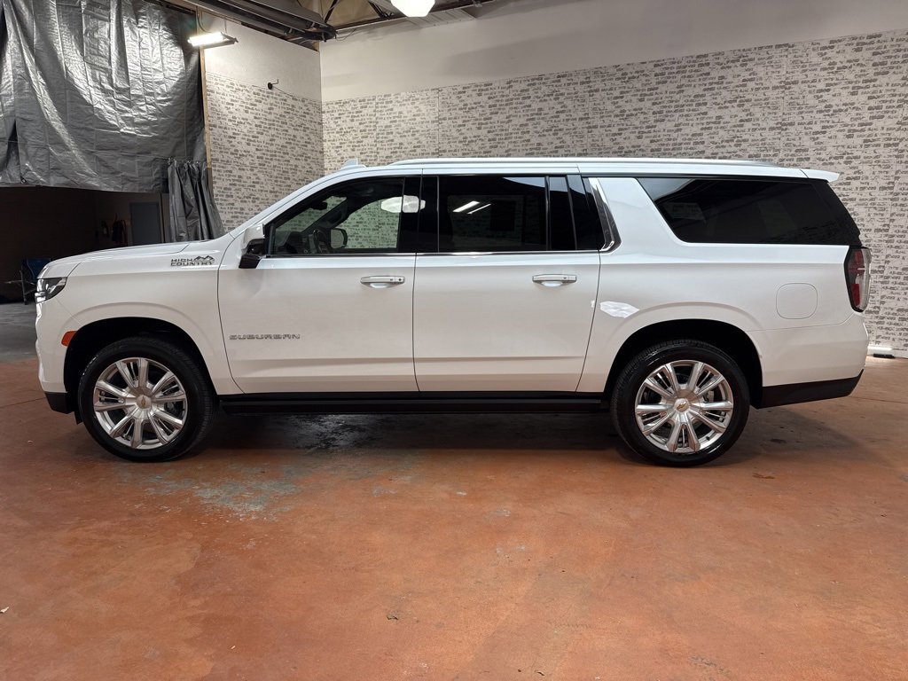 Used 2022 Chevrolet Suburban High Country image 4