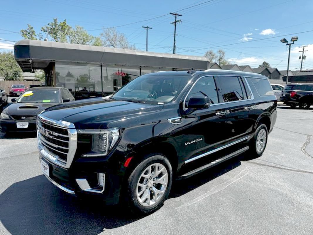 Used 2023 GMC Yukon XL SLT w/ SLT Premium Package AWD/4WD image 1