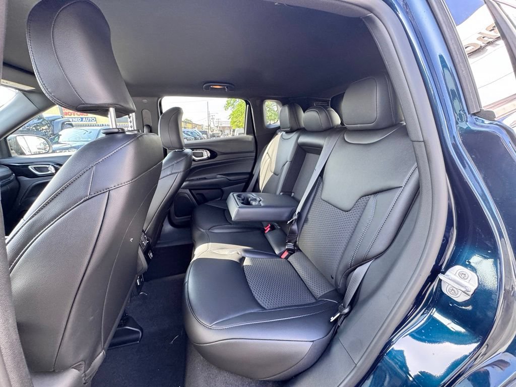 New 2026 Jeep Compass Latitude AWD/4WD image 15