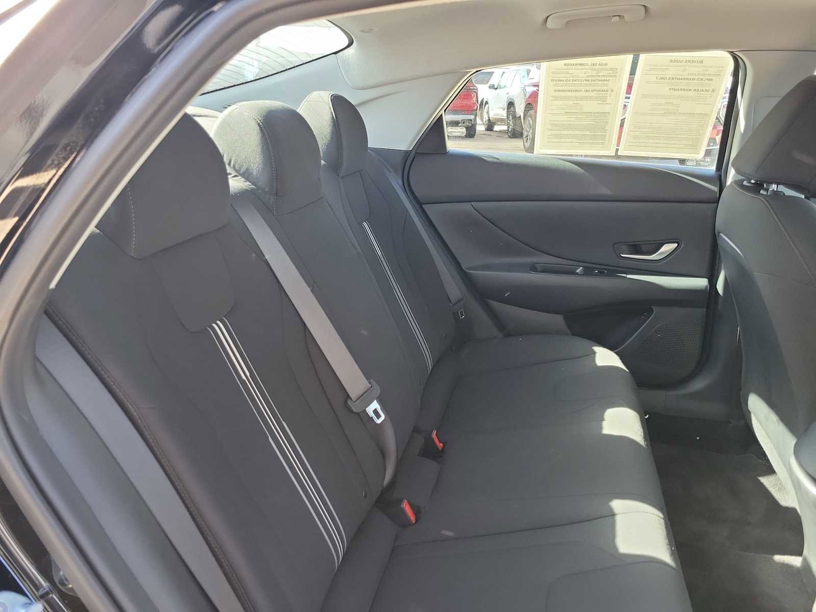 Used 2023 Hyundai Elantra SEL w/ Convenience Package image 13