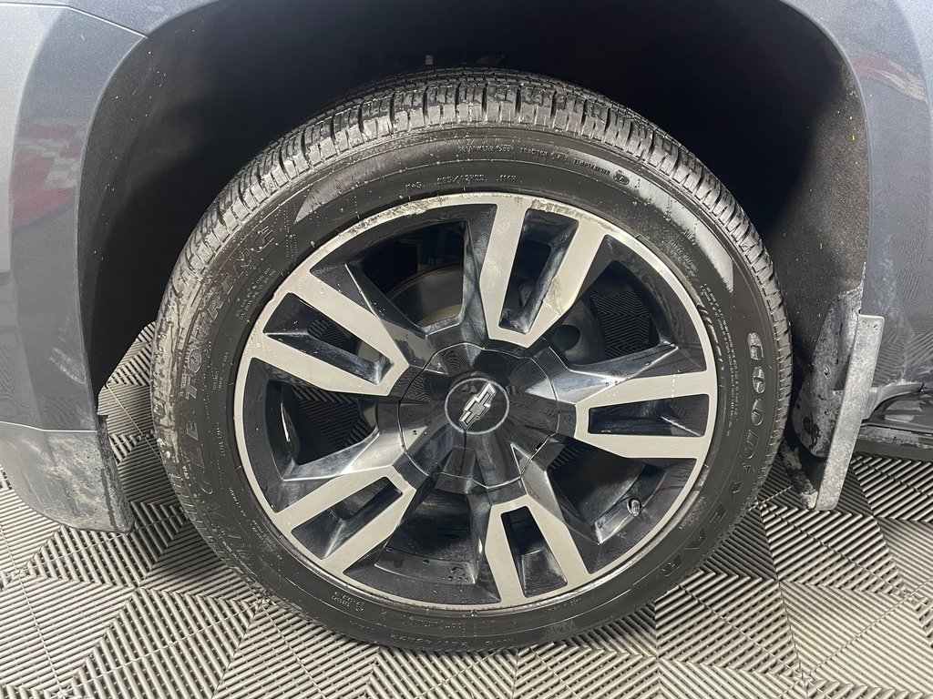 Used 2020 Chevrolet Suburban LT w/ RST Edition image 12