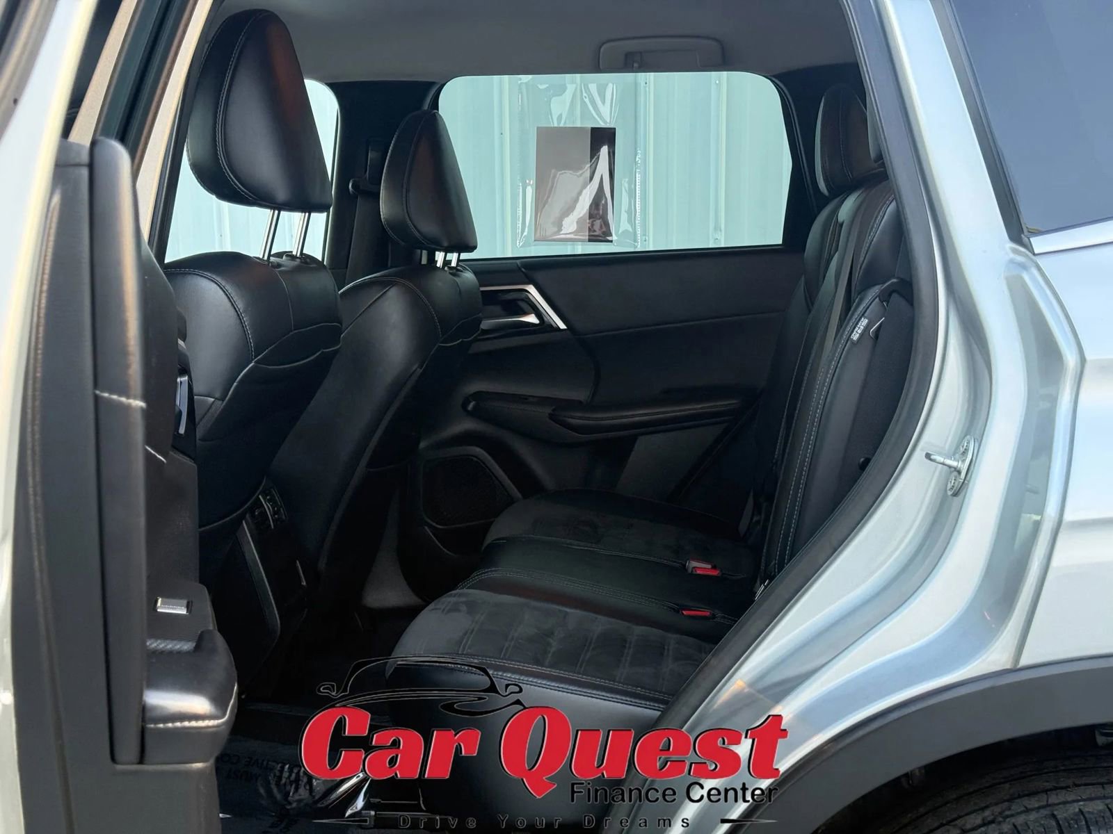 Used 2022 Mitsubishi Outlander SE FWD image 10