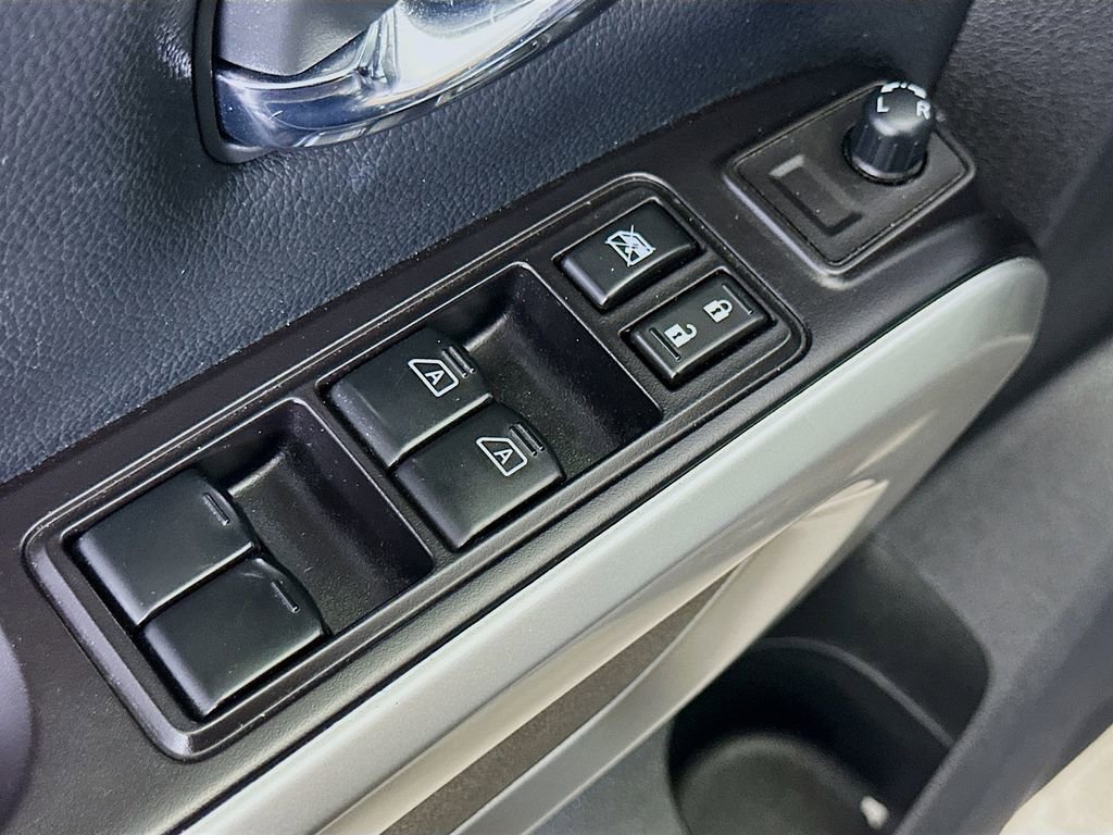 Used 2021 Nissan Titan SV w/ SV Convenience Package image 19