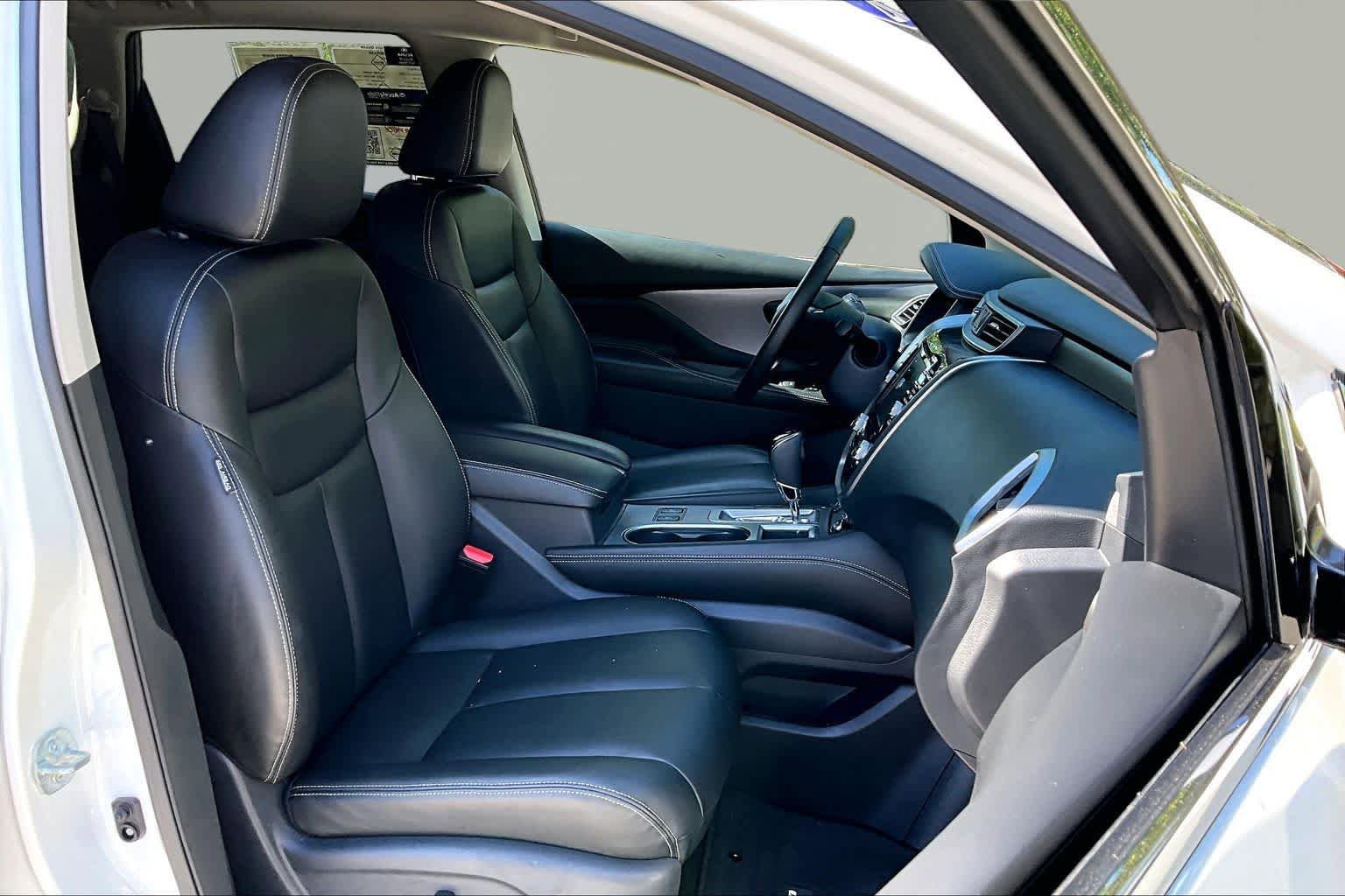 Used 2024 Nissan Murano SV w/ SV Midnight Edition Package FWD image 16