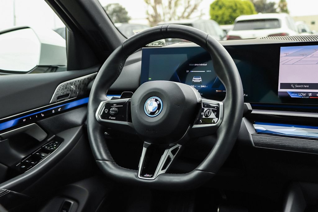 Used 2026 BMW i5 eDrive40 w/ M Sport Package RWD image 16