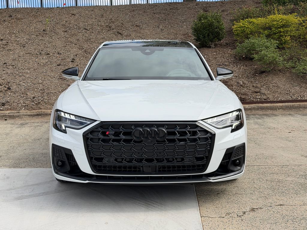 Used 2025 Audi S8 image 8