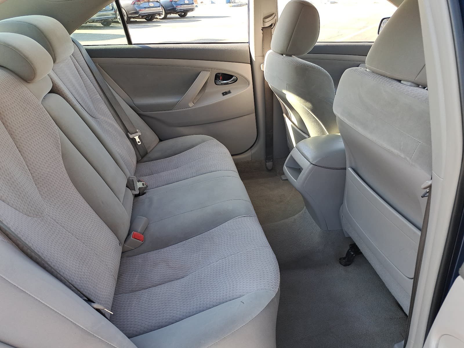 Used 2011 Toyota Camry LE FWD image 11