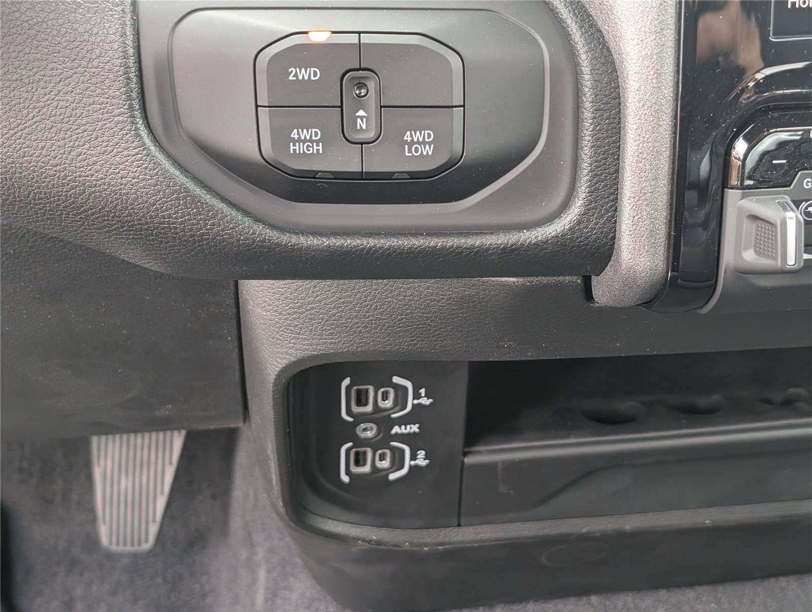 New 2026 RAM 3500 Tradesman AWD/4WD image 17