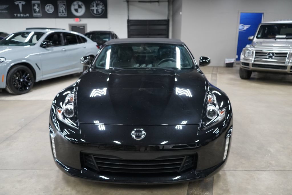 Used 2019 Nissan 370Z Touring RWD image 8