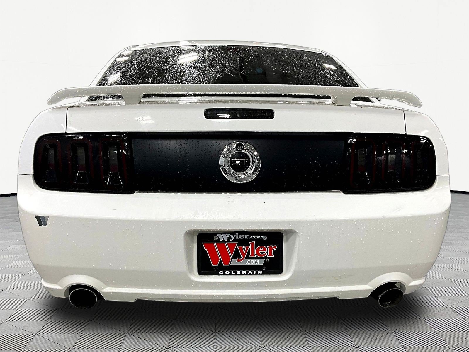 Used 2005 Ford Mustang GT RWD image 5