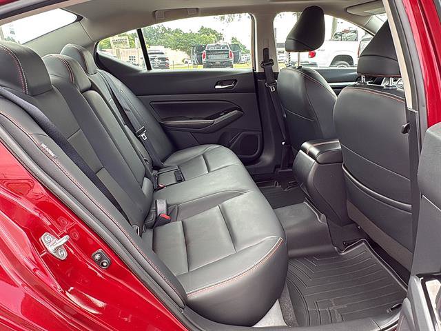 Used 2023 Nissan Altima 2.5 SR w/ SR Premium Package FWD image 17
