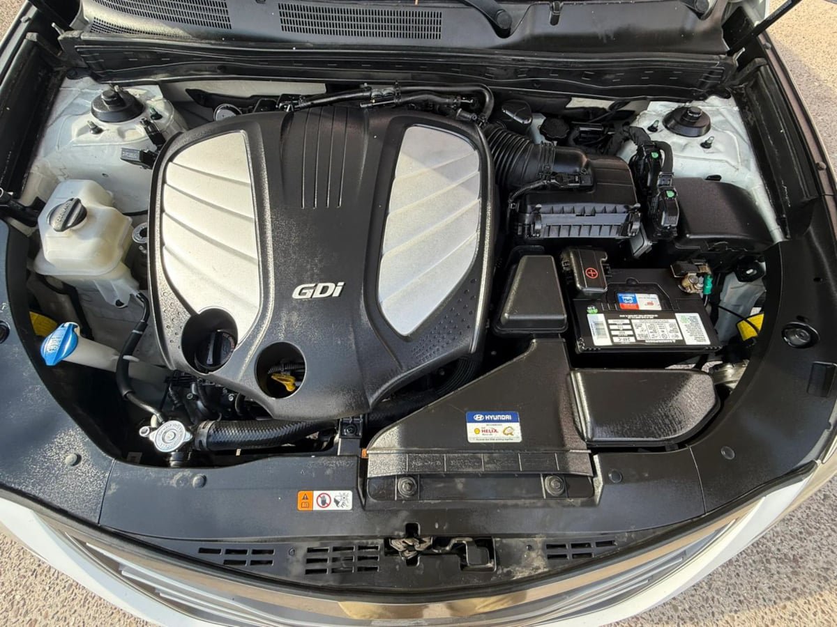 Used 2016 Hyundai Azera Limited FWD image 20