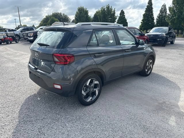 Used 2025 Hyundai Venue SEL FWD image 5