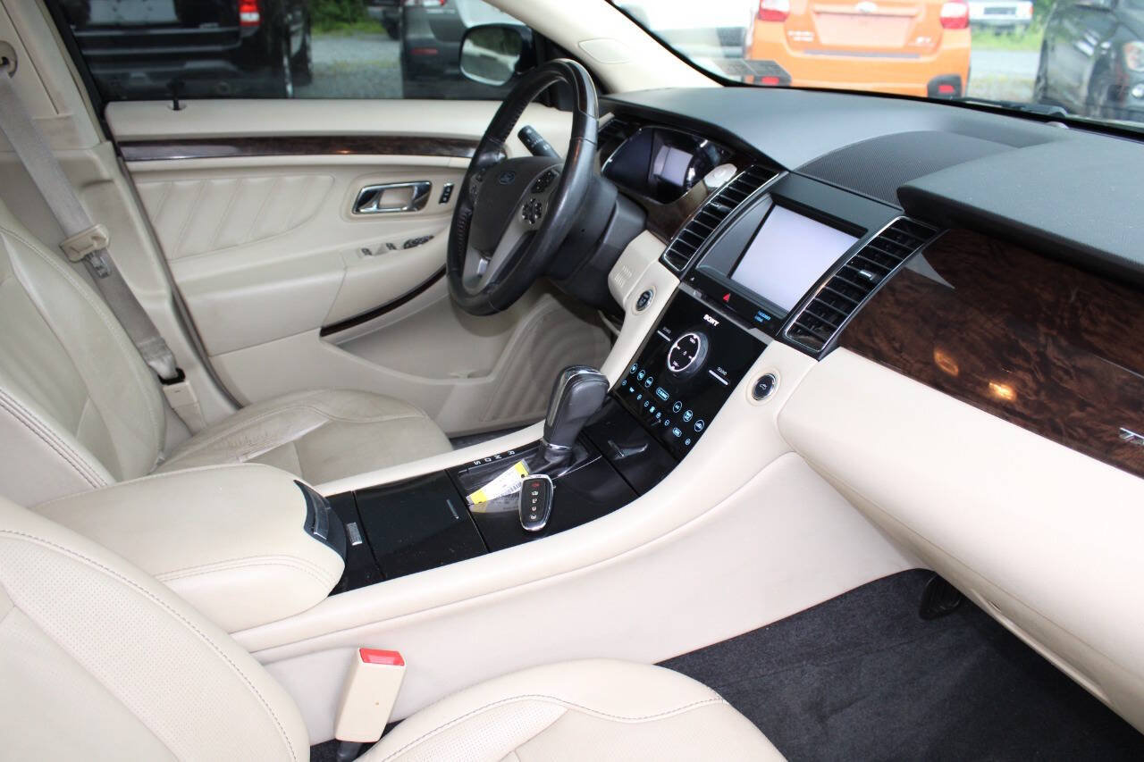 Used 2013 Ford Taurus Limited FWD image 12