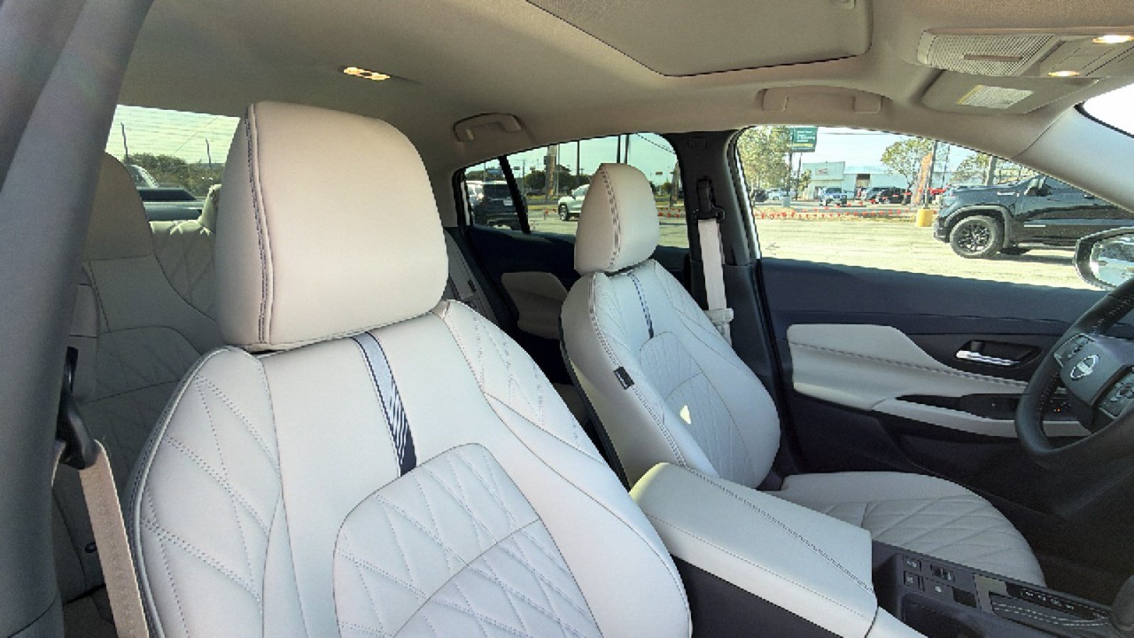 Used 2026 Nissan Sentra SL w/ Floor Mat Package FWD image 28