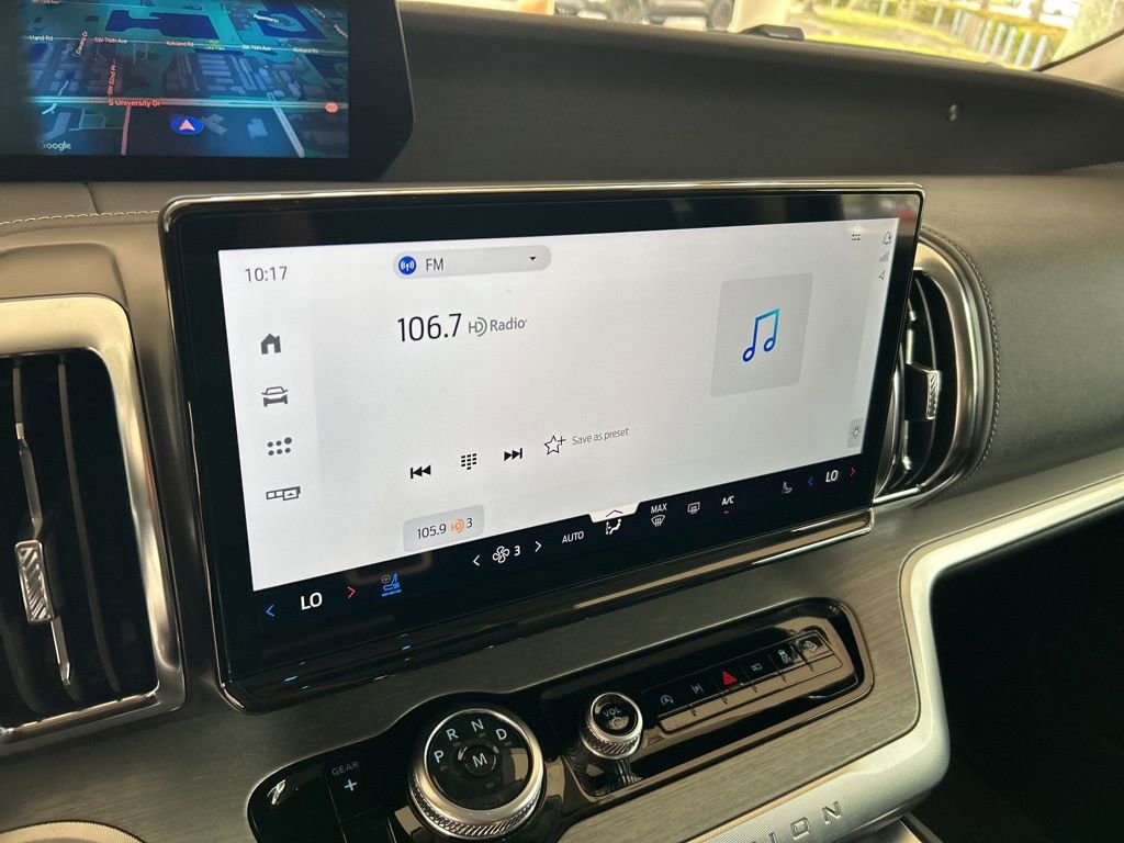 Used 2025 Ford Expedition Platinum image 7