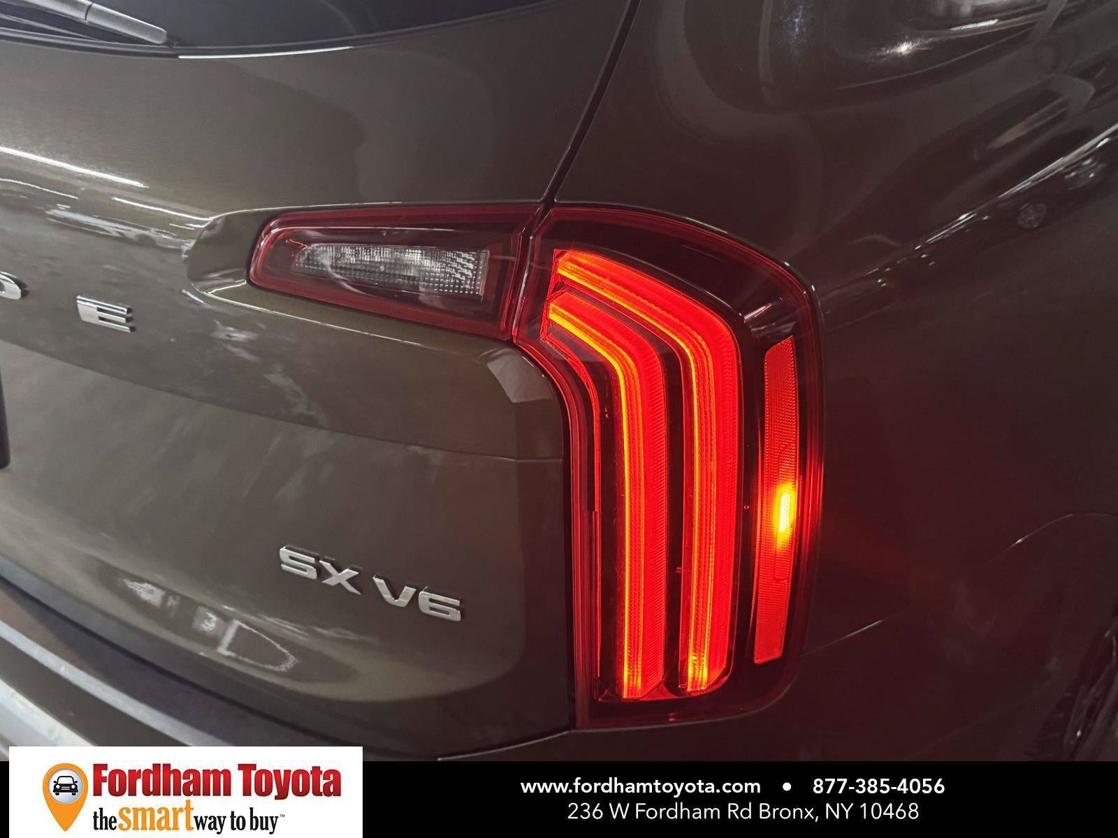 Used 2020 Kia Telluride SX w/ SX Prestige Package AWD/4WD image 9
