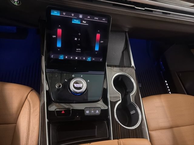 Certified 2026 Cadillac Escalade Luxury w/ LPO, Floor Liner Package RWD image 34