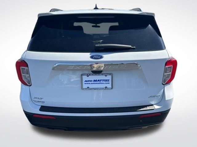 Used 2024 Ford Explorer XLT image 4