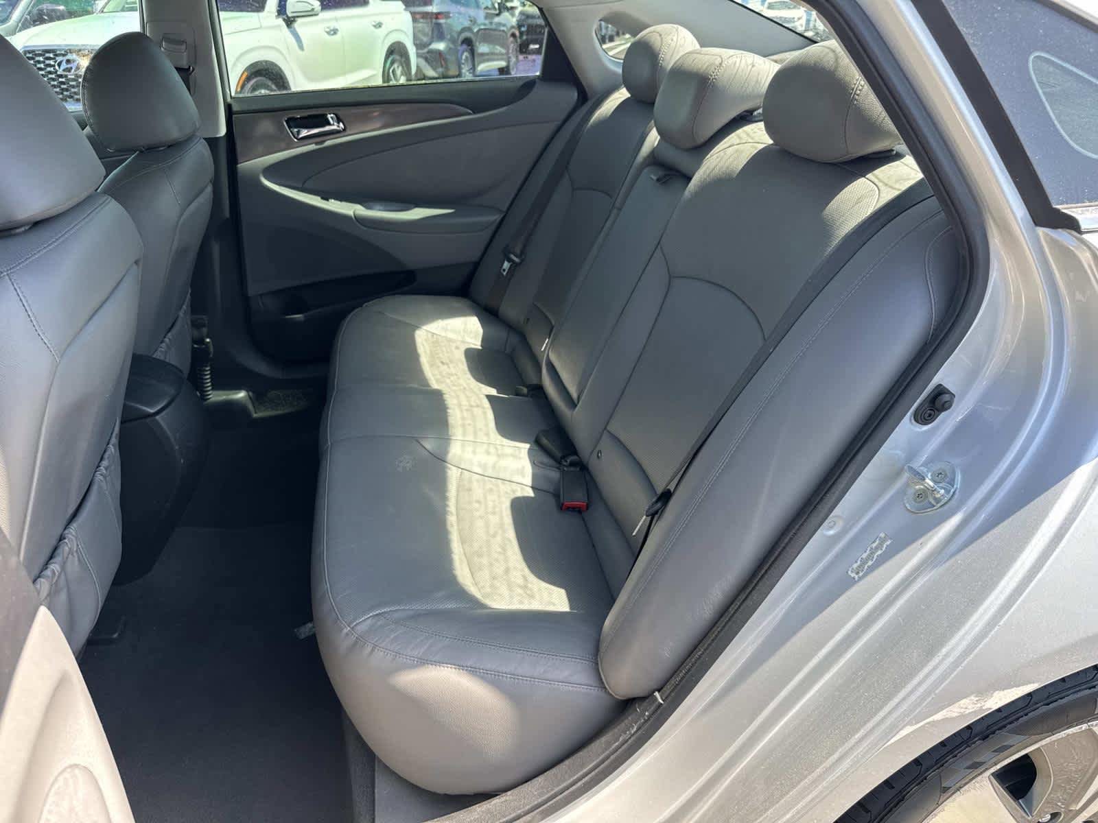 Used 2014 Hyundai Sonata Limited w/ Panoramic Sunroof Package 02 FWD image 12